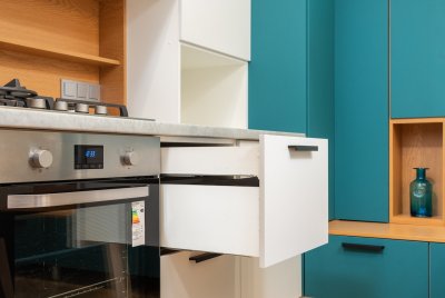Ontdek de verfrissende pracht van een groene keuken bij DB Keukens